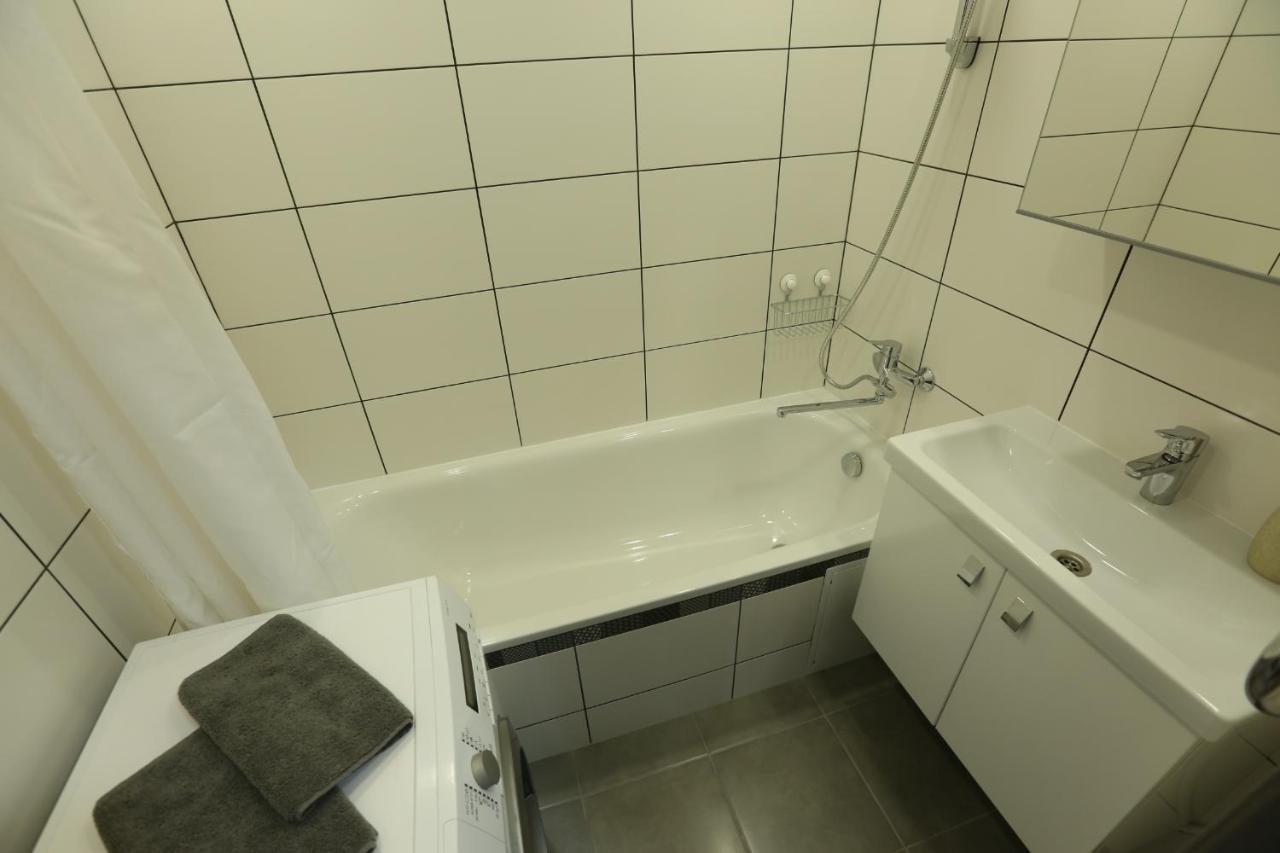 קובנה Comfy 2 Room Apartment - Free Parking - 350Mbps Wifi - Netflix מראה חיצוני תמונה